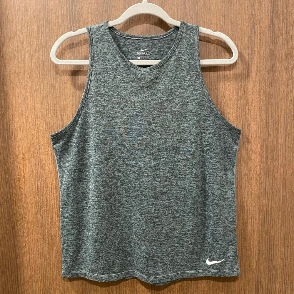 NIKE Dri-Fit Tomboy Tank Size M Gray Heathered Knit Muscle Athletic Sporty